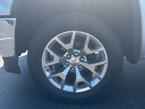 Used 2018 GMC Sierra 1500 SLT w/ SLT Premium Package AWD/4WD image 8