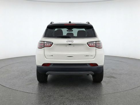 Used 2025 Jeep Compass Limited image 7