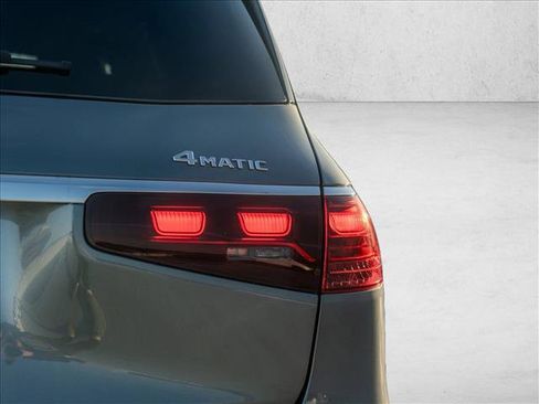 Used 2025 Mercedes-Benz GLS 450 4MATIC image 9