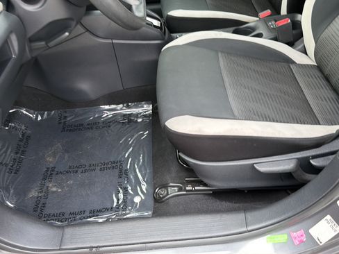 Used 2020 Nissan Versa SV FWD image 30