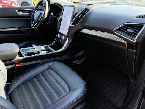 Certified 2024 Ford Edge SEL w/ Sport Appearance Package image 10