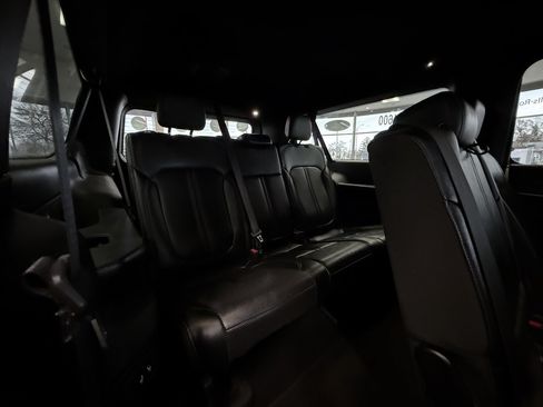 Used 2024 Jeep Wagoneer L Series III w/ Flexible Seating Group AWD/4WD image 38