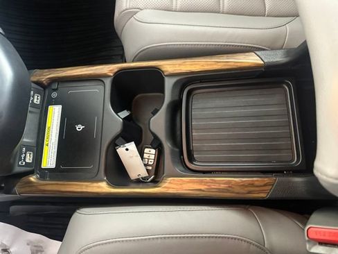 Used 2020 Honda CR-V Touring image 17