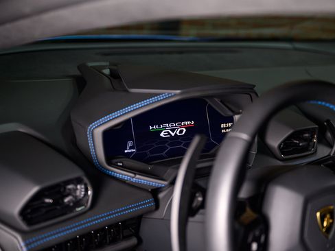 Used 2023 Lamborghini Huracan EVO image 43