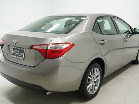 Used 2015 Toyota Corolla LE FWD image 4