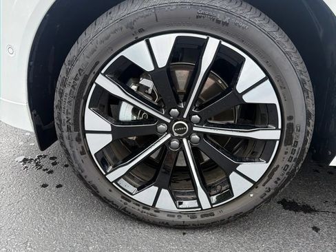 Used 2026 Volvo XC60 B5 Plus w/ Protection Package Premier AWD/4WD image 4
