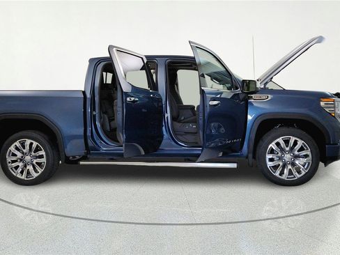 New 2026 GMC Sierra 1500 Denali w/ Denali Reserve Package AWD/4WD image 8