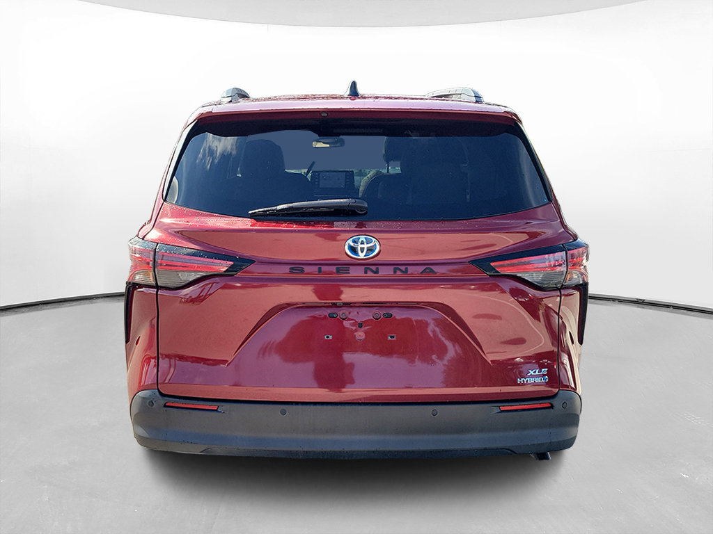 Certified 2021 Toyota Sienna XLE FWD image 5