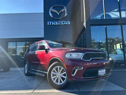 Used 2021 Dodge Durango SXT w/ 3rd Row Seating Group image 2