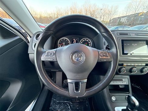Used 2017 Volkswagen Tiguan S image 11