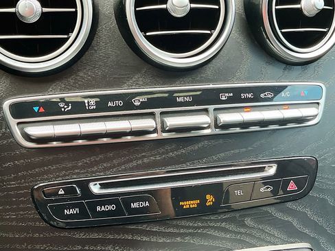 Used 2019 Mercedes-Benz GLC 300 4MATIC Coupe image 16