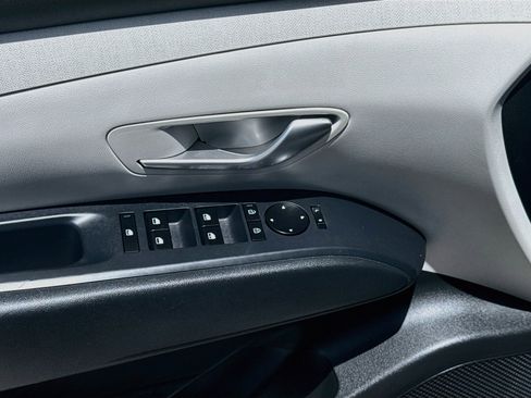 Used 2025 Hyundai Tucson SEL FWD image 17