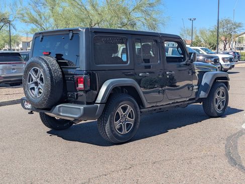 Used 2018 Jeep Wrangler Unlimited Sport S image 3