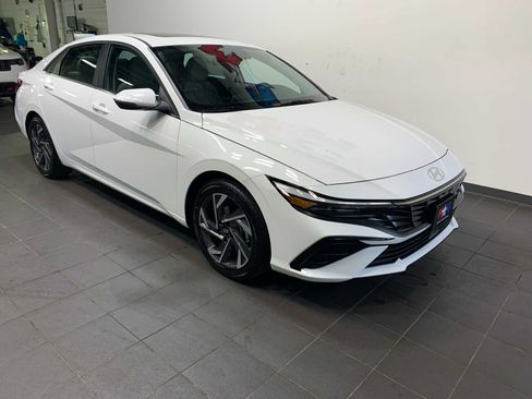 New 2026 Hyundai Elantra Limited FWD image 2