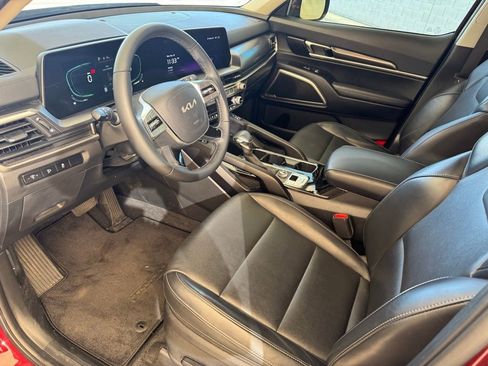 Used 2024 Kia Telluride S image 14