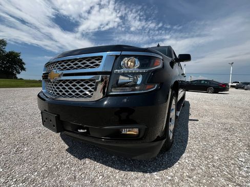 Used 2019 Chevrolet Suburban LT w/ LT Signature Package AWD/4WD image 30