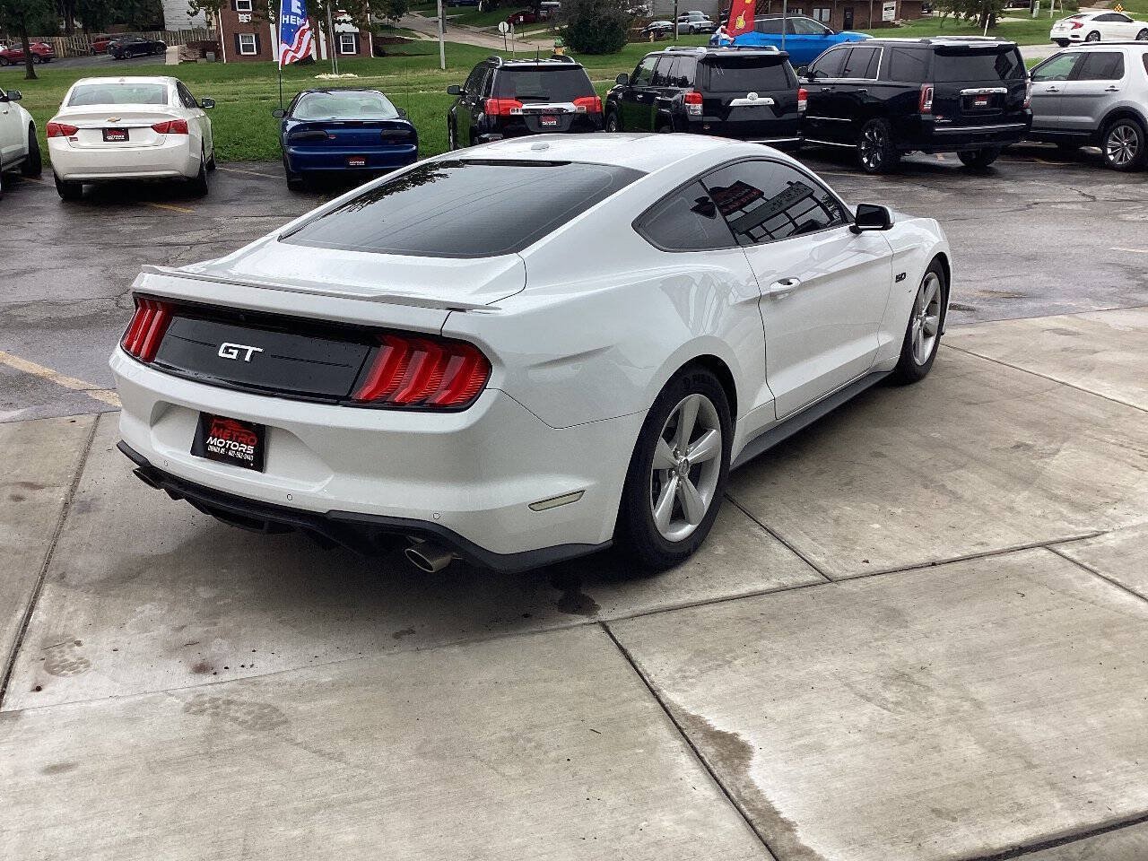 Used 2019 Ford Mustang GT Premium w/ Equipment Group 401A RWD image 4