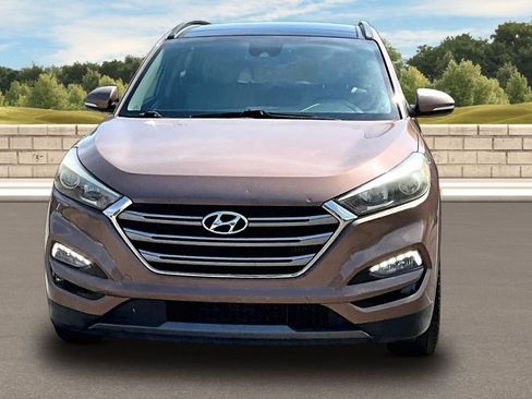Used 2016 Hyundai Tucson Limited w/ Option Group 03 FWD image 3