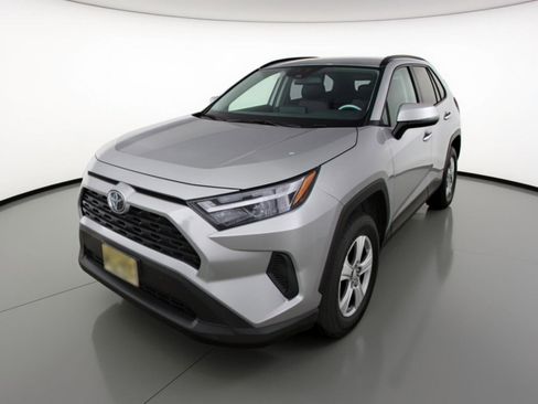 Used 2025 Toyota RAV4 XLE w/ Weather Package FWD image 3