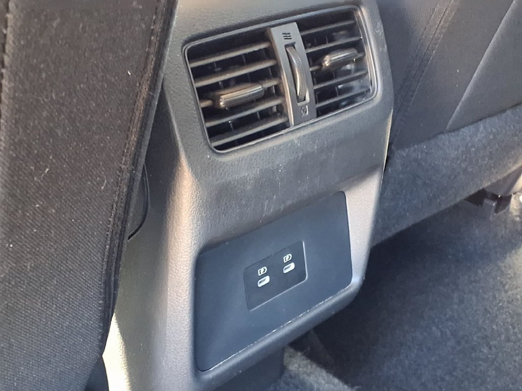 Certified 2025 Nissan Rogue SV FWD image 11