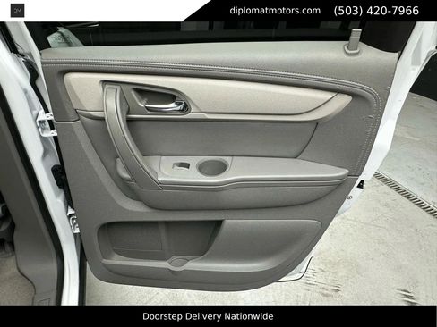 Used 2017 Chevrolet Traverse LS AWD/4WD image 26