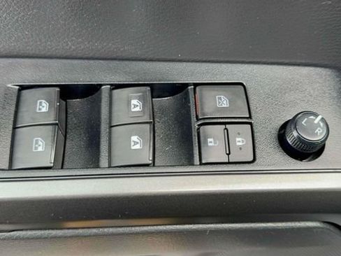 Certified 2022 Toyota Tacoma TRD Off-Road image 14