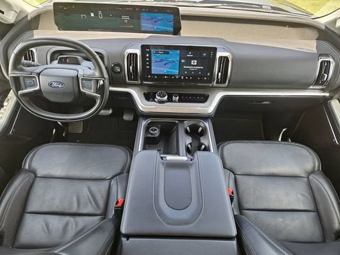 Used 2025 Ford Expedition Max Platinum AWD/4WD image 27