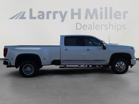 Used 2024 Chevrolet Silverado 3500 High Country w/ High Country Premium Package image 6