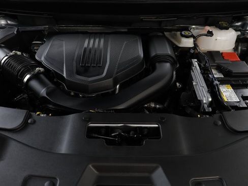 Used 2025 GMC Acadia Elevation image 25