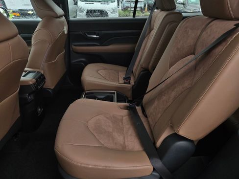 Certified 2026 Toyota Grand Highlander AWD Hybrid image 11