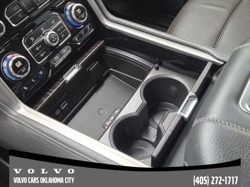 Used 2024 GMC Yukon XL Denali AWD/4WD image 16