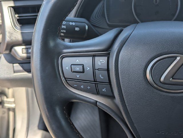 Used 2021 Lexus UX 200 w/ Premium Package FWD image 22