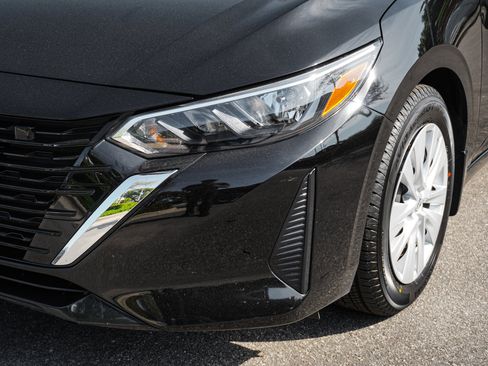 Used 2024 Nissan Sentra S FWD image 6