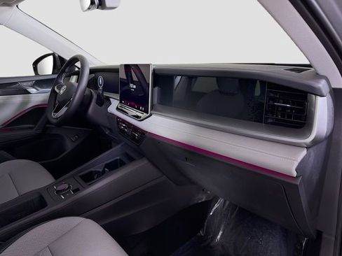 New 2026 Volkswagen Tiguan SE AWD/4WD image 30