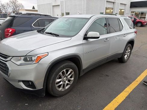 Used 2018 Chevrolet Traverse LT image 3