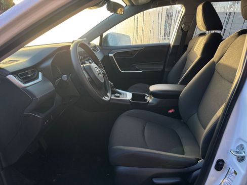 Used 2025 Toyota RAV4 LE image 27