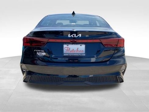 Used 2024 Kia Forte LXS w/ LXS Technology Package FWD image 3