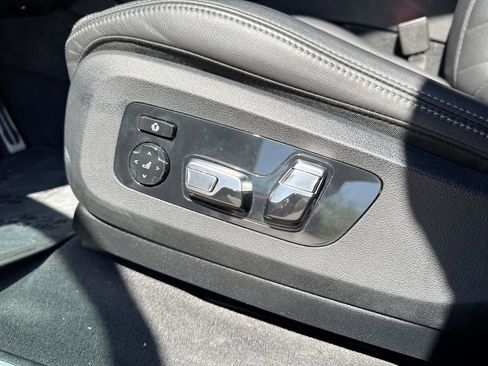 Used 2023 BMW X7 xDrive40i w/ Executive Package image 14