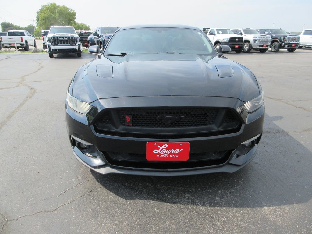 Used 2017 Ford Mustang GT Premium w/ Black Accent Package RWD image 11