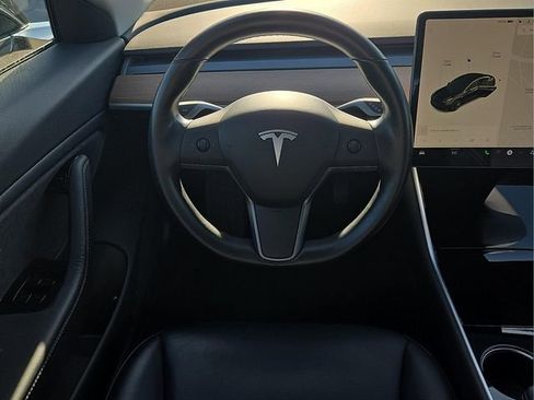 Used 2018 Tesla Model 3 Mid Range image 18