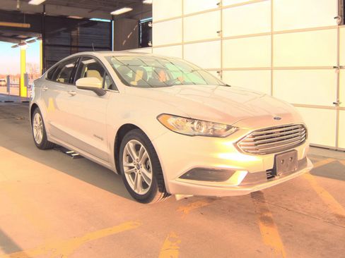 Used 2018 Ford Fusion S image 6
