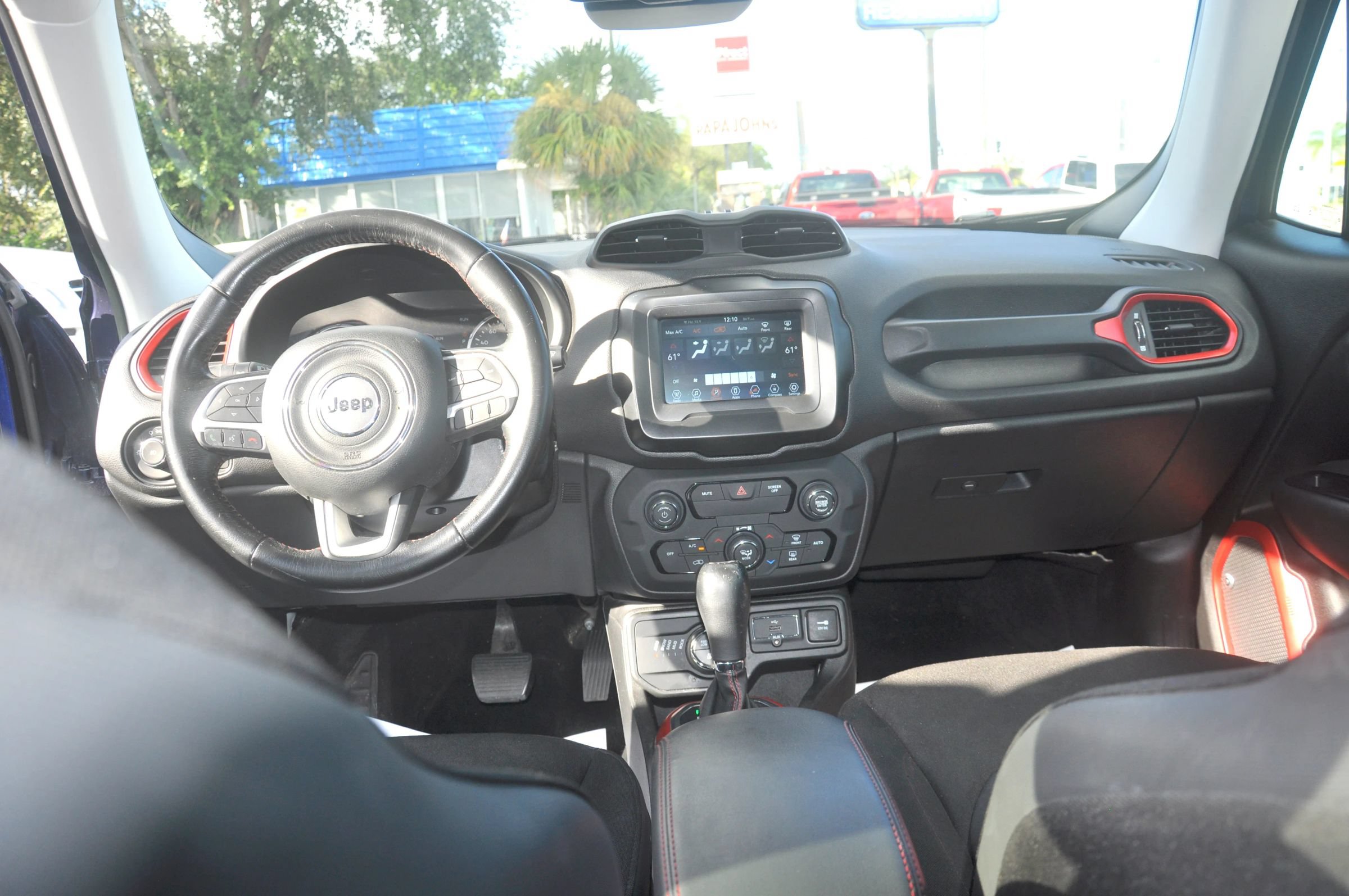 Used 2018 Jeep Renegade Trailhawk w/ Popular Equipment Group AWD/4WD image 29