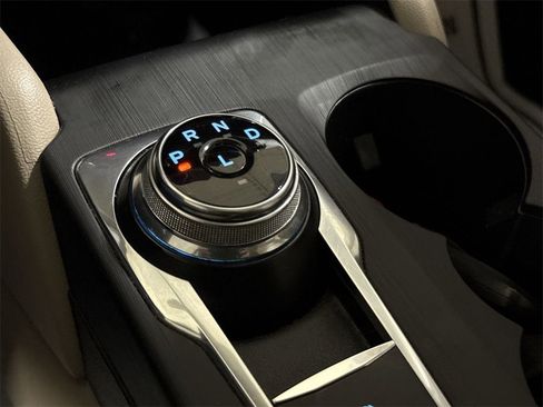 Used 2021 Ford Escape SEL w/ Technology Package image 16