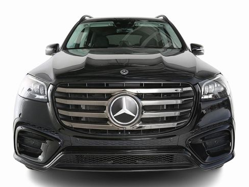 Used 2024 Mercedes-Benz GLS 450 4MATIC w/ AMG Line Exterior image 2