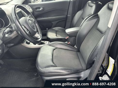 Used 2019 Jeep Compass Latitude w/ Cold Weather Group AWD/4WD image 17