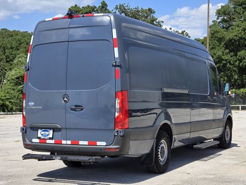 Used 2019 Mercedes-Benz Sprinter 170 image 7