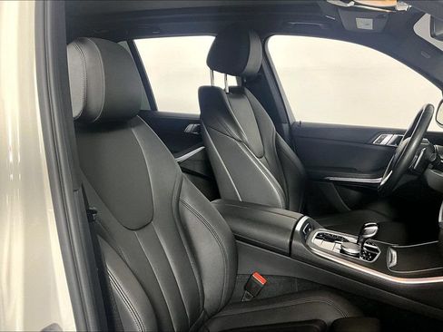 Used 2022 BMW X5 xDrive40i w/ Premium Package AWD/4WD image 7