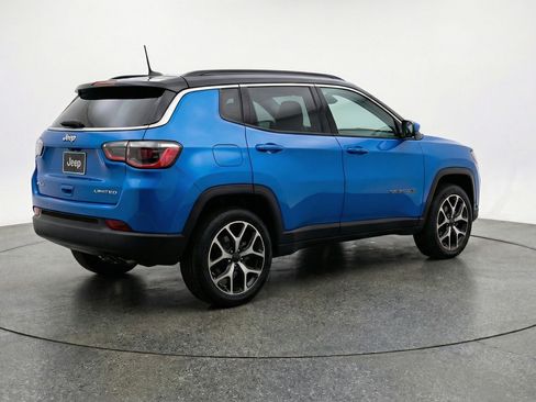 Used 2025 Jeep Compass Limited AWD/4WD image 9