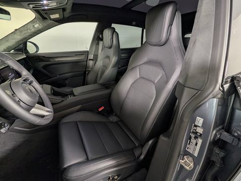 New 2026 Porsche Cayenne Turbo AWD/4WD image 5
