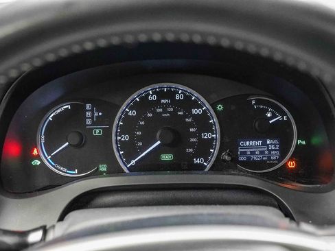 Used 2013 Lexus CT 200h w/ Leather Pkg FWD image 24